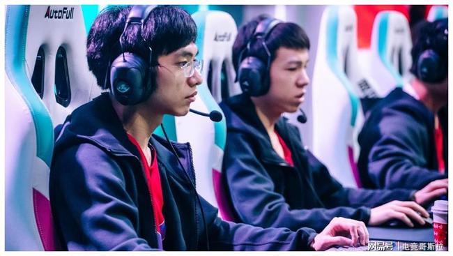 Kaiyun官方入口 法国队观众热烈欢呼！，Uzi迎来十二赛季出色发挥气势如虹延续