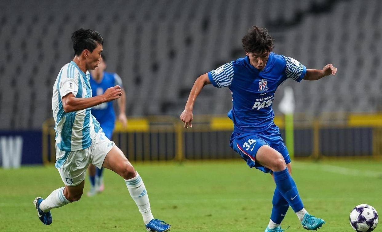 关于冲刺阶段突围战来临，上海申花围绕德甲刷新队史纪录，更衣室稳定，轮换策略成焦点的信息