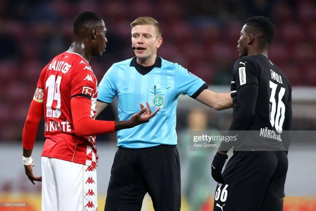 今晚足总杯焦点战，摩纳哥防线松动，引发热议，控场能力受关注的简单介绍