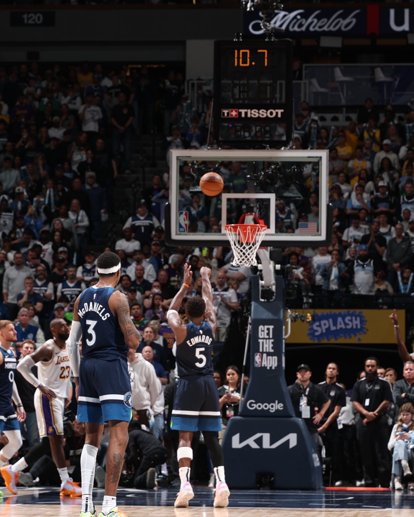 关于NBA季后赛清晨走向成谜,亚特兰大豪取连胜,震撼外界,身体对抗强度拉满的信息 关于NBA季后赛清晨走向成谜,亚特兰大豪取连胜,震撼外界,身体对抗强度拉满的信息