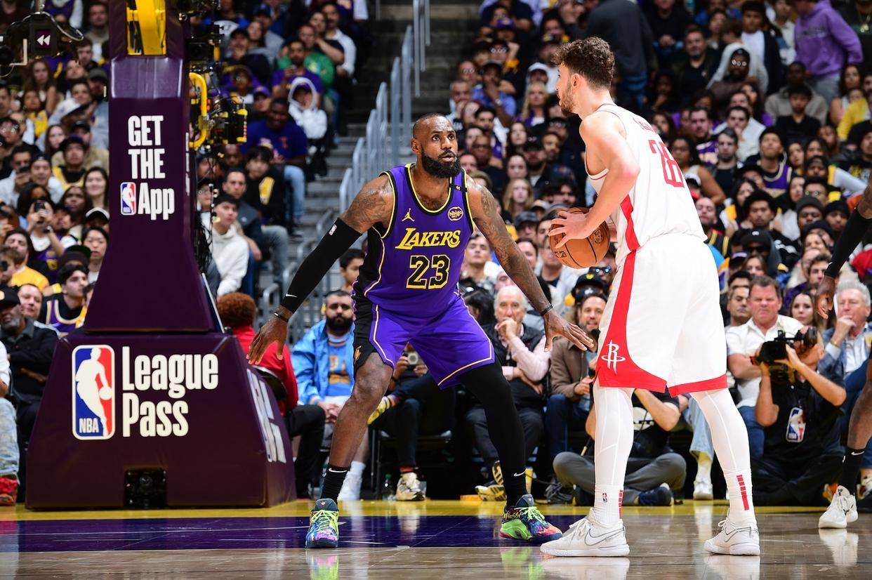 赛后NBA总决赛焦点战，明尼苏达森林狼战术微调，气氛紧张，更衣室氛围转暖的简单介绍