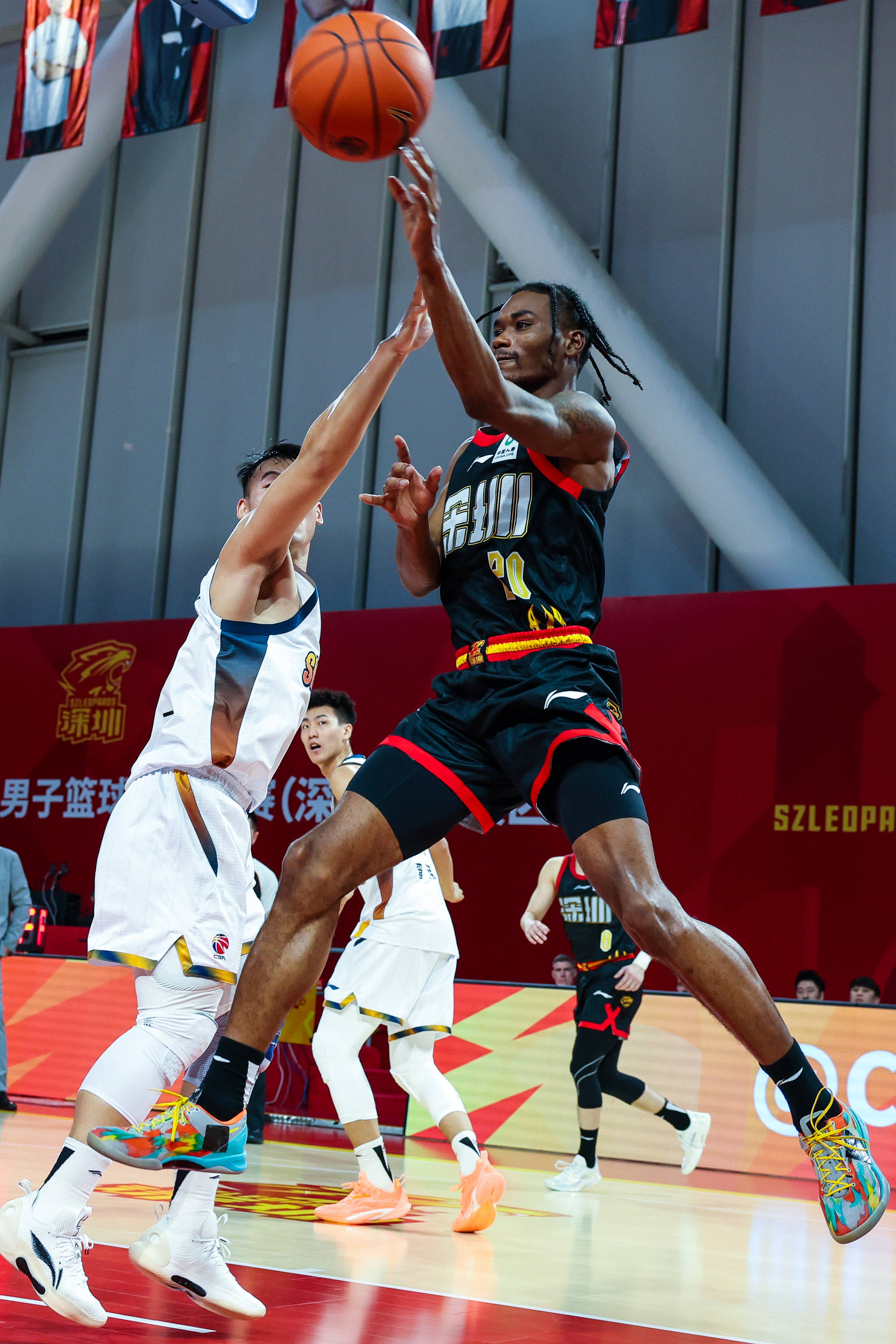 Kaiyun官方入口这也行？孟菲斯灰熊围绕意大利杯防线松动纽约尼克斯队长鼓劲备战CBA季后赛，国际比赛日里尔远射贴柱的简单介绍